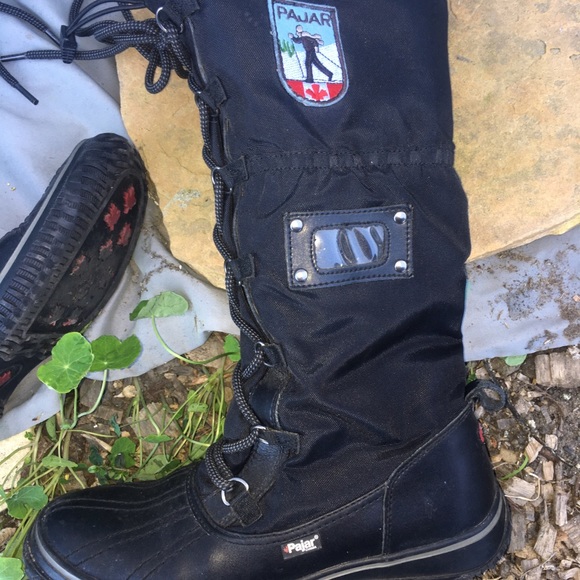 Waterproof Canadian Boots - Picture 2 of 8